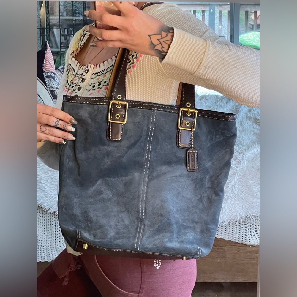 Rare!!Gently preloved Large Vintage Suede Navy Blue Coach Tote/Purse/Shoulderbag - Picture 5 of 8
